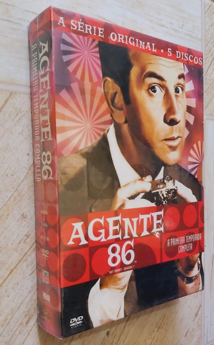 Compre aqui o Dvd Agente 86 A Série Original Primeira Temporada Completa (5 cds)